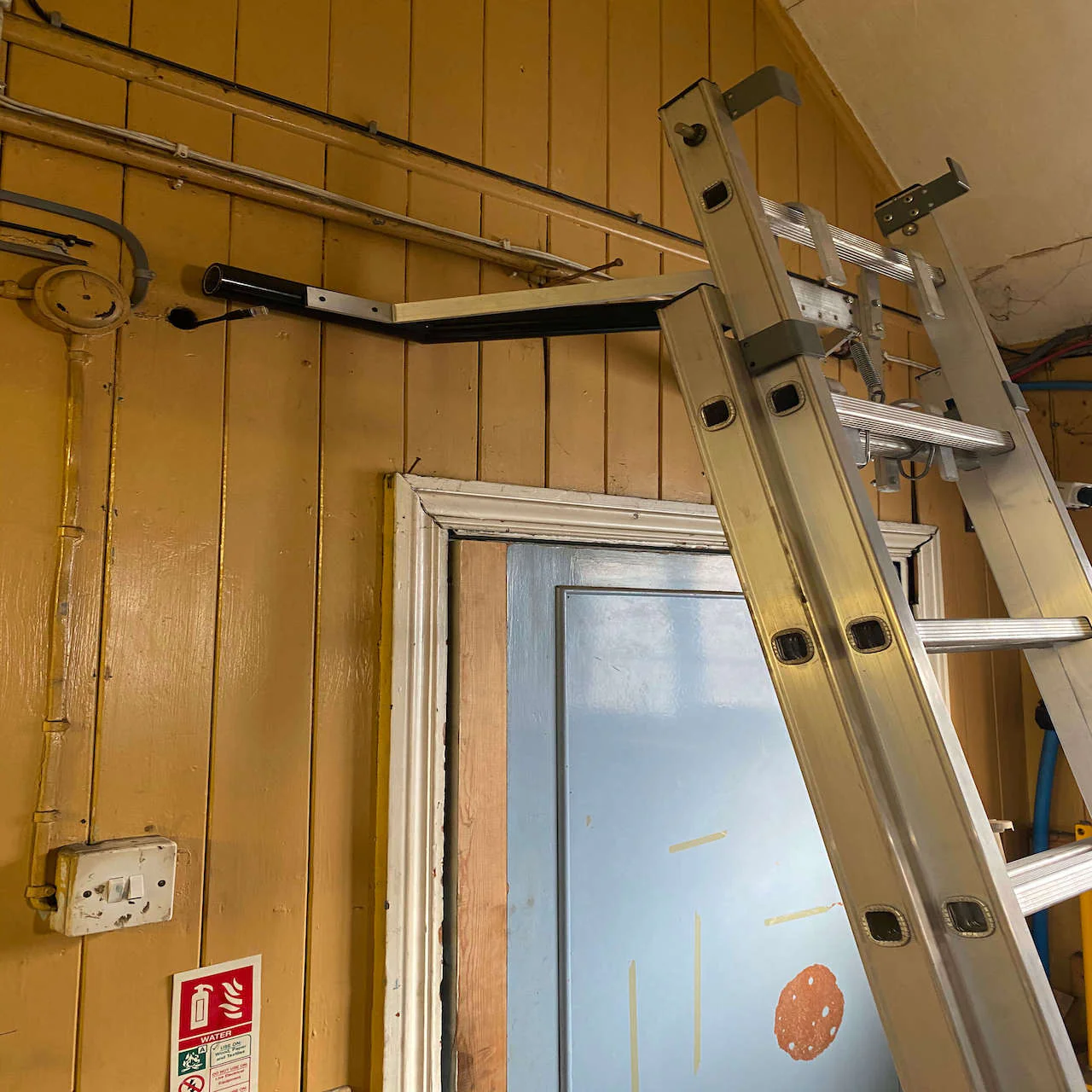 Industrial Ladder Stand Off - Light Weight Aluminium - Easy To Attach - Image 3