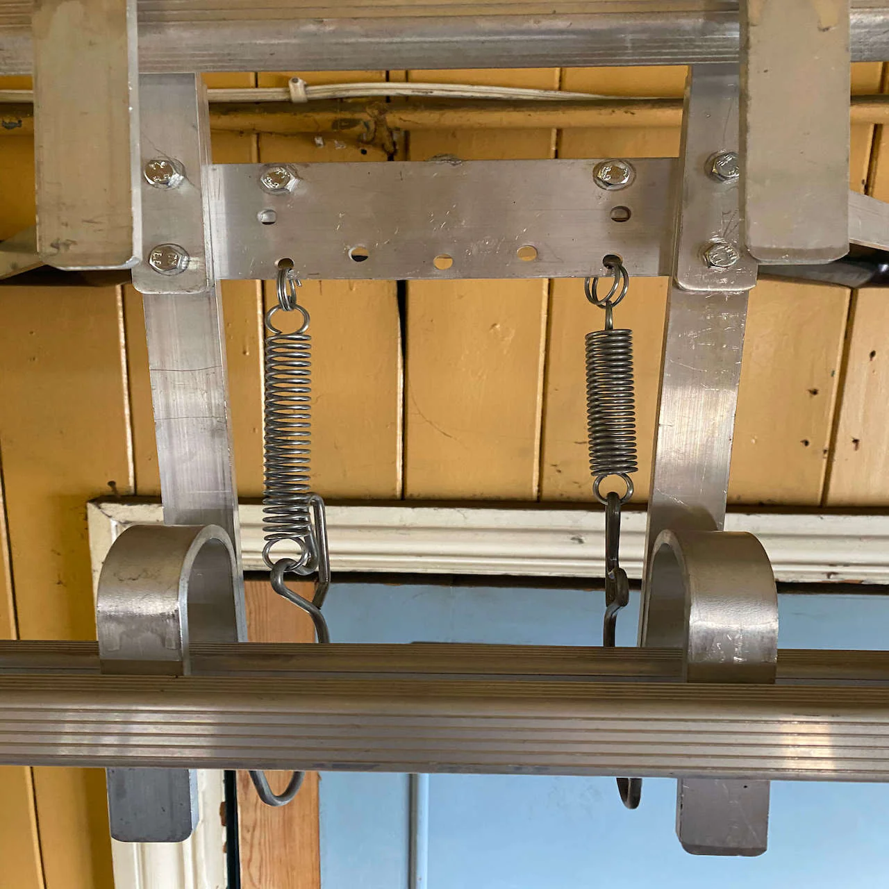 Industrial Ladder Stand Off - Light Weight Aluminium - Easy To Attach - Image 5