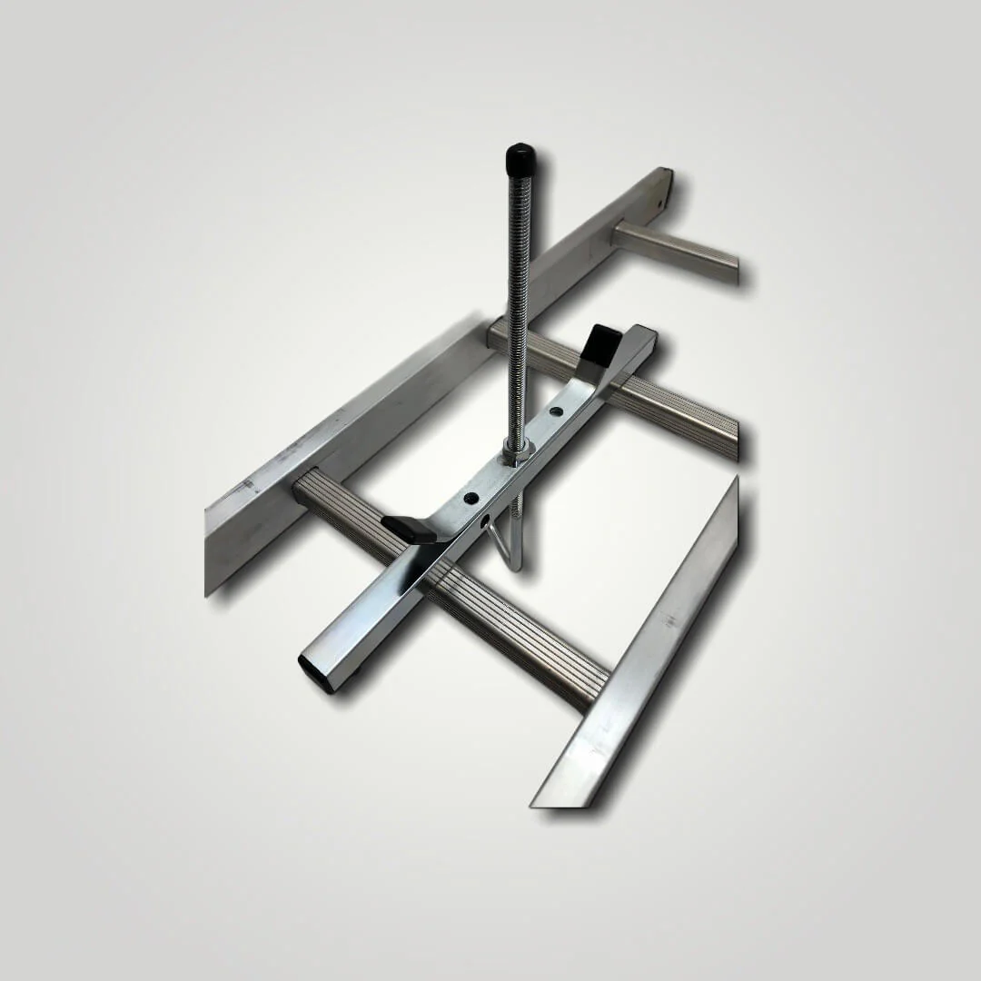 Roof Bar Ladder Clamp Set with Padlock - Image 3