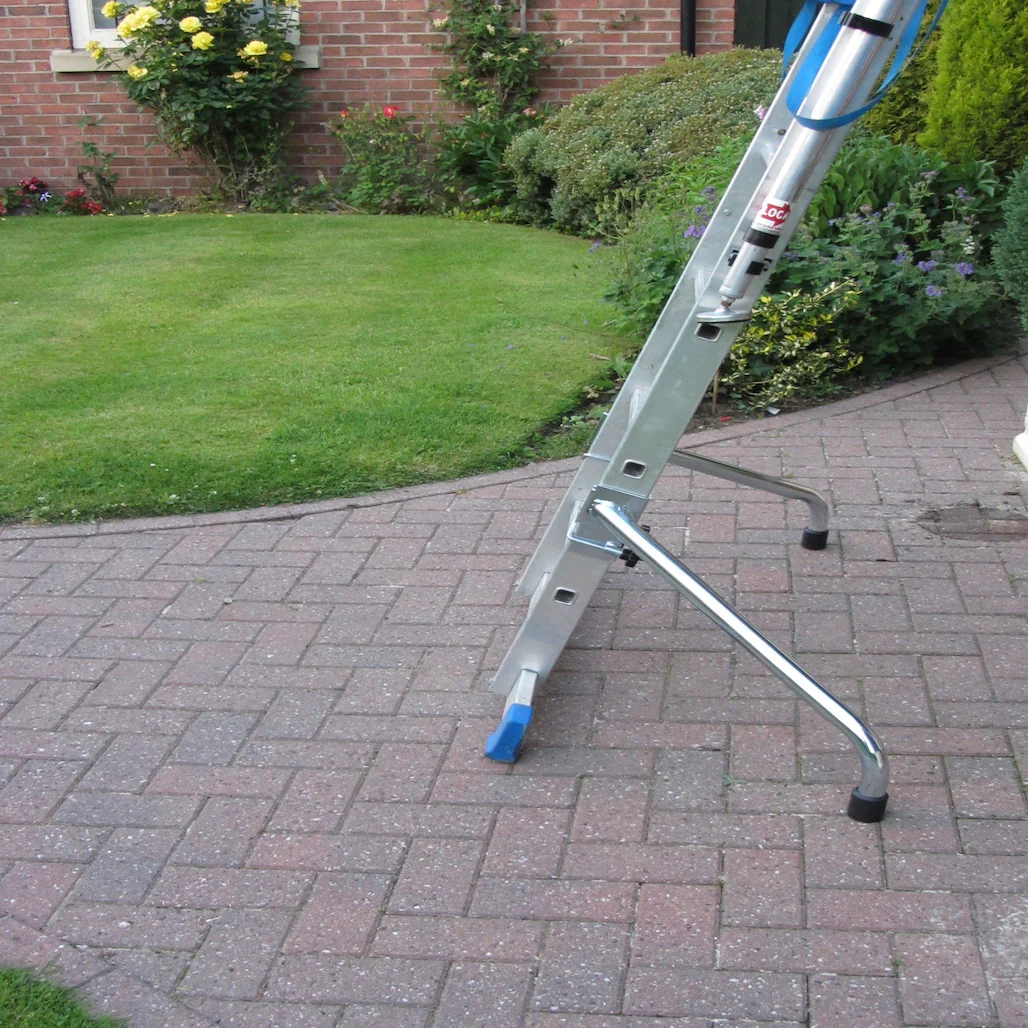 Ladder Safety Legs with Anti-Slip Feet | Ladder Stabiliser - Image 8