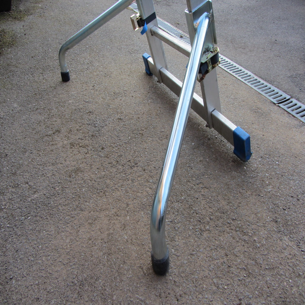 Ladder Safety Legs with Anti-Slip Feet | Ladder Stabiliser - Image 9