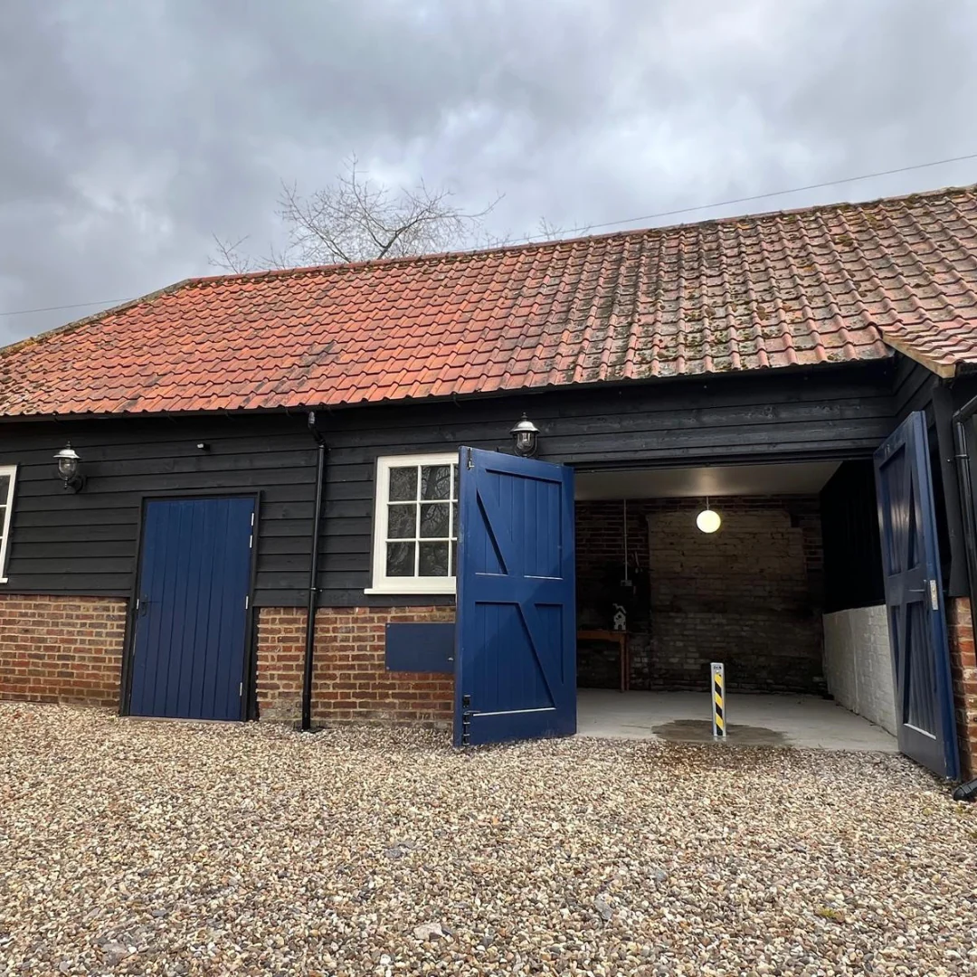 Ramco 100 Heavy-Duty Telescopic Driveway Security Bollard Installed - Image 20