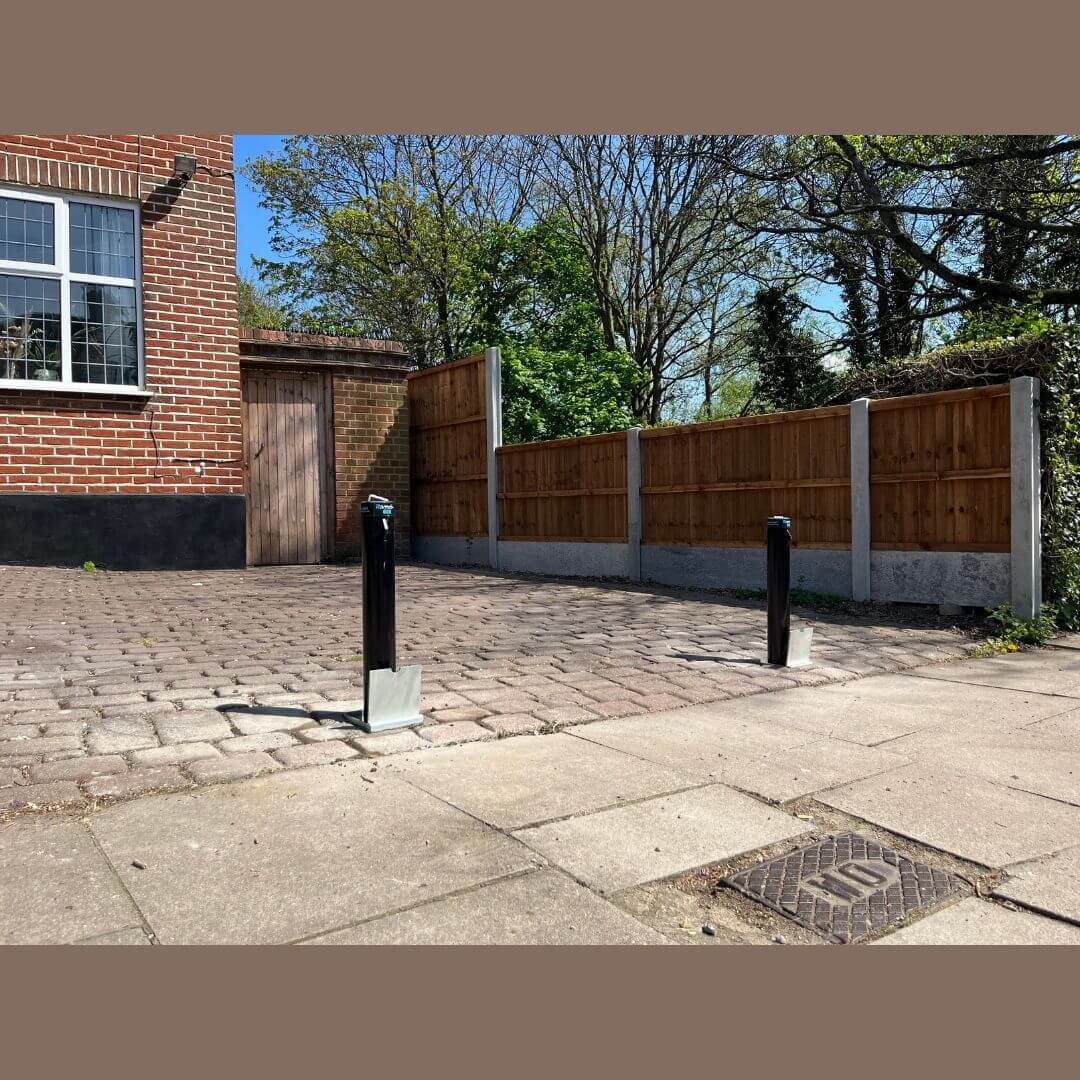 Ramco 600 Black Telescopic Driveway Security Bollard - Image 11