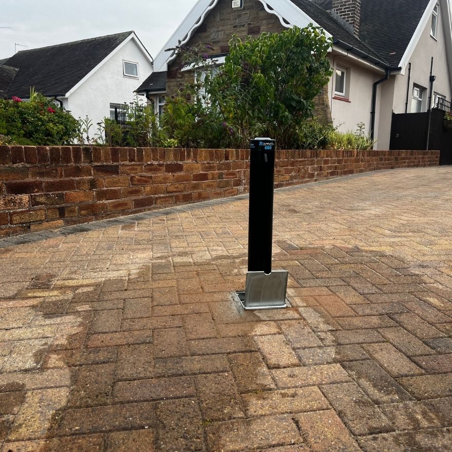 Ramco 600 Black Telescopic Driveway Security Bollard - Image 17
