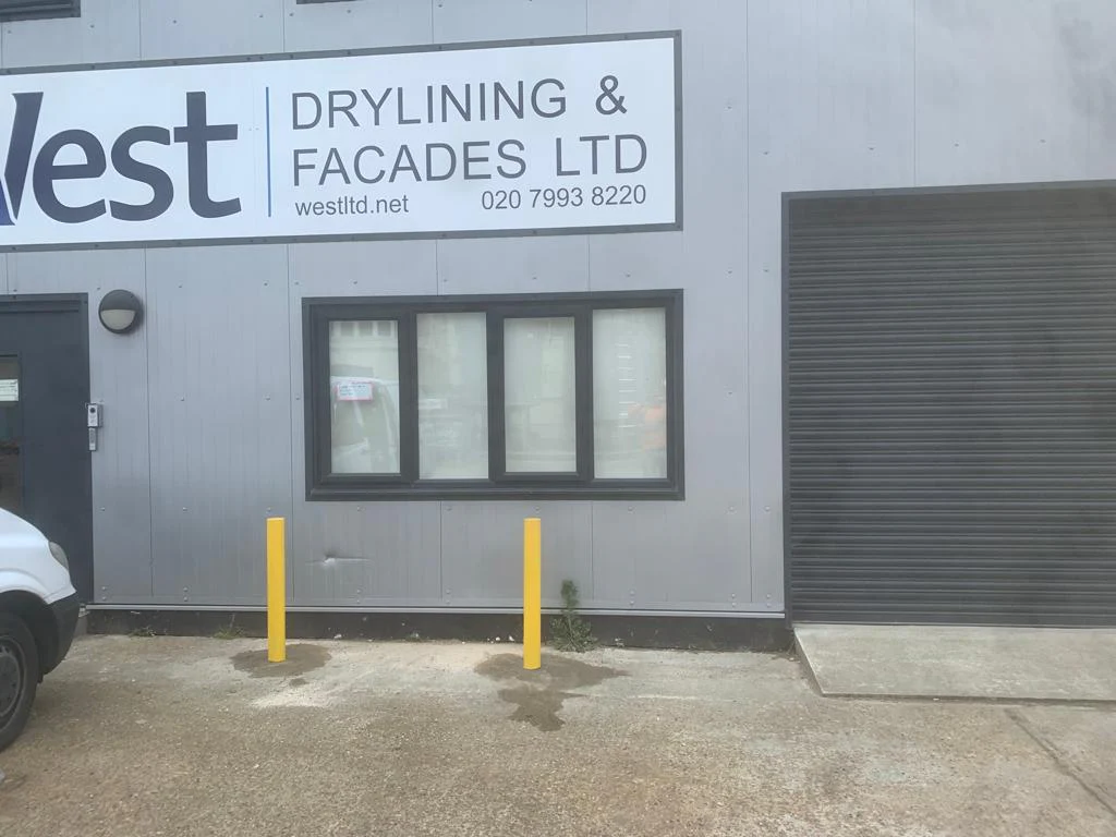 Concrete In Heavy Duty Steel Bollard 1200mm Overall - Image 5