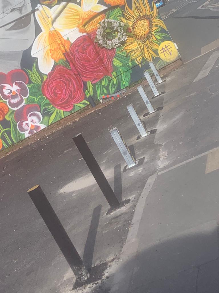 Concrete In Heavy Duty Steel Bollard 1200mm Overall - Image 6