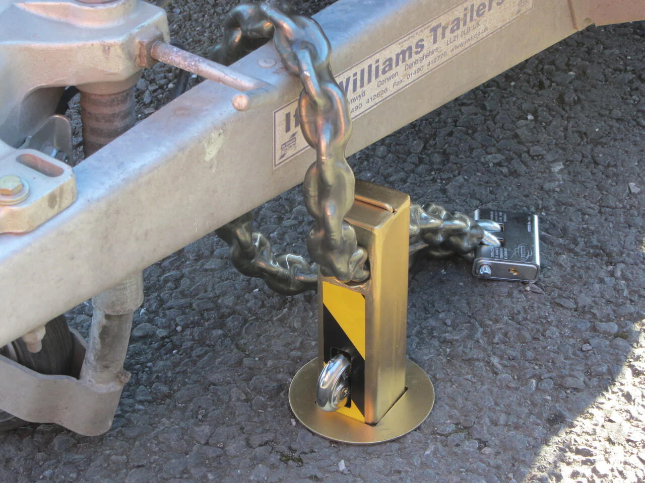 Telescopic Ground Anchor Trailer / Bike Lock - Image 4